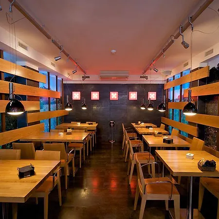 酒店 Parot 圣埃乌拉利亚